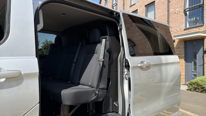 Ford Transit Custom 320 L2 Diesel Fwd 2.0 EcoBlue 136ps H1 Double Cab Van Limited Auto - Image 5